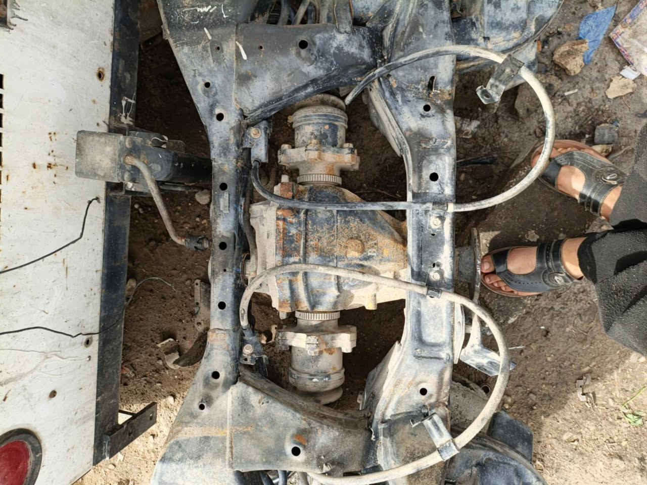 عندي صدر خلفي مال بفندر ريد لبيع سعر 300 لف وبيه مجل مكاني وسفيه***********
