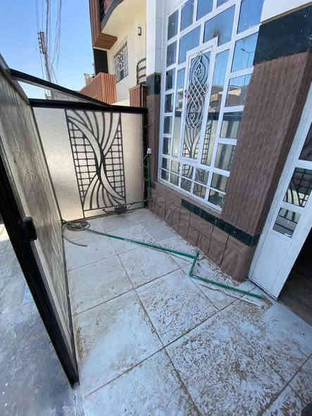 دار للبيع مساحه 50متر /في منطقه حي سومر سارع المدارس الرئيسي
الواجه 3,75 النزال 13,30
الطابق الأرضي 
صاله + مطبخ + خدمات + غرفه نوم 
الطابق الأول
2غرف نوم + خدمات
الطابق الثاني 
بيتونه + سطح مع مخزن

للاستفسار اكثر اتصال بالرقم او مراجعه مكتب الجوهره للوساطة العقارية الكائن في شارع الكنيسه ***********
