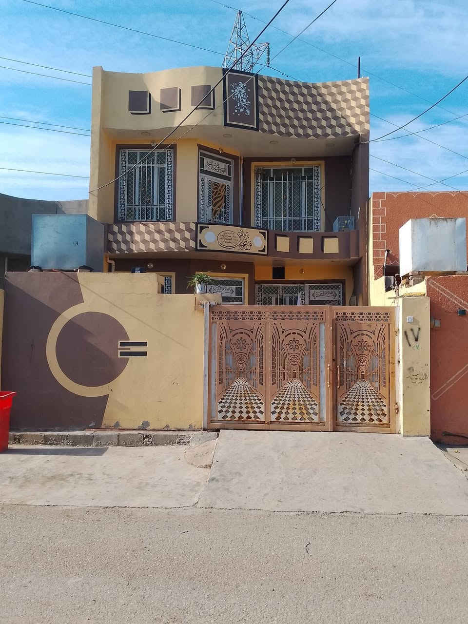 سلام عليكم بيت للبيع مساحة 175متر زراعي سند25 بناء حديث واجهة 7نزال 25 مكان بيت ديالى بعقوبة شارع بهرز جديد ام عضام سعر مناسب للستفسار تصل علة رقم ‏‪***********‬‏
