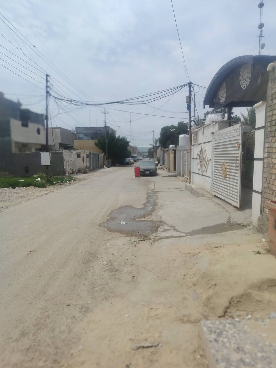 دار ٢٥٦ متر زراعي سند ٢٥ بناء حديث طابق واحد بناء بلوك كلب غرفتين نوم ومنور عدد ٢ وهول داخلي وحمامات عدد2 ومطبخ وديوان وكراج يتسع سيارتين وحديقه.
بغداد جسر ديالى الجديد الكرغوليه قرب أسواق اسطنبول شارع ملايين في البدايه.
السعر ١٧٥ مليون وبيه مجال بصيط
***********
