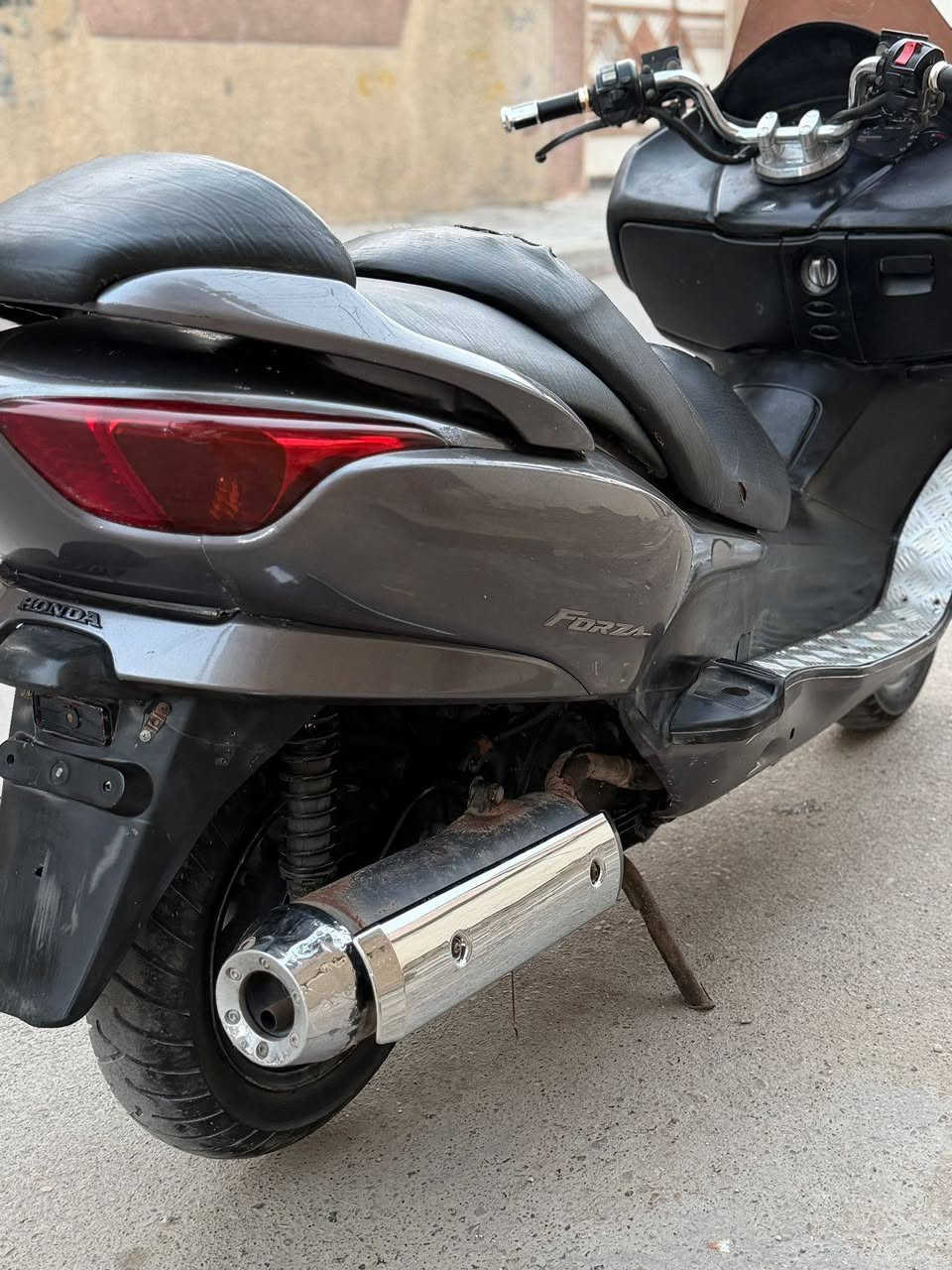 السلام عليكم
فورزا08
دراجه نضيفه كفرات نضيفه مكينه لاتنقيص لاتبخير
كهربائيات كله شغاله حماوه نص ماتصعد فوك نص
دراجه بيه صالنصه رياضي وبلادي شتريد موجود معدل ١٤٠
بيع او مراوس بلدراجه نضيفه بدون نطايح بيع سعر ٩٠٠
مكان بغداد الحسينيه ***********
