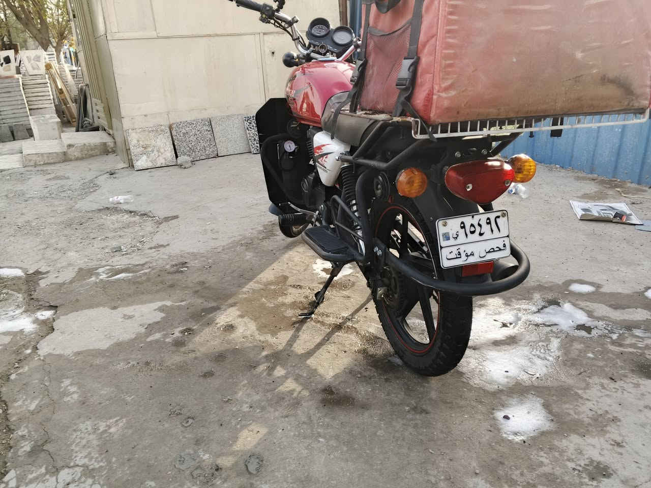 سلام عليكم دايوان 2021مكفوله من ضربه ومكفوله المكينه عيبه بس جاملغ دراجه خير من الله أوراقه ضايعه معروضه  900الف وبيهه مجال مكان الدراجه حي القاهره ***********
