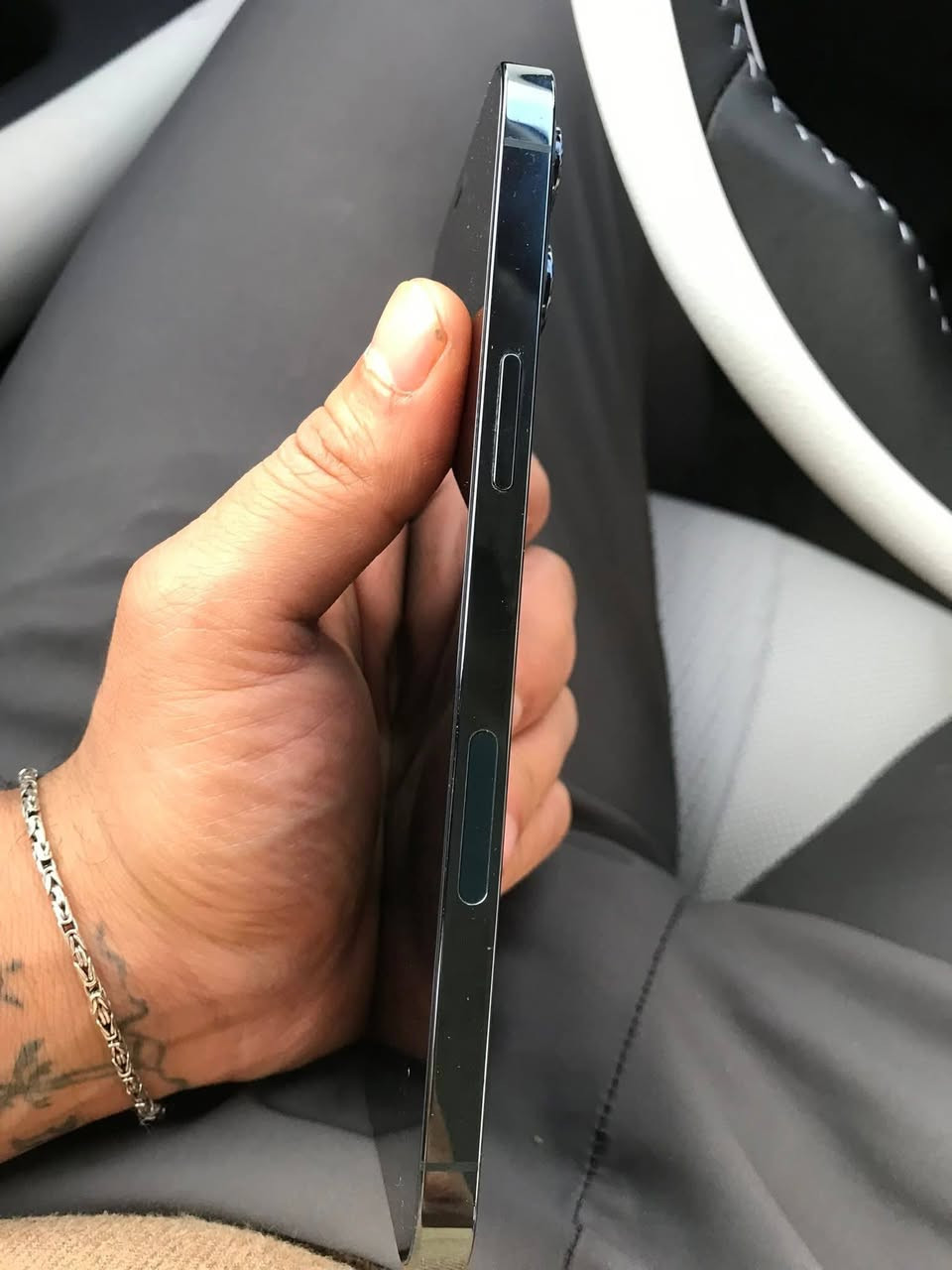 12برو ماكس 
ذاكره 128
بطاريه 87 بلادي
مبدل شاشه فقط 
جهاز نضيف 
السعر 280وبي مجال 
واتساب او خط ***********
