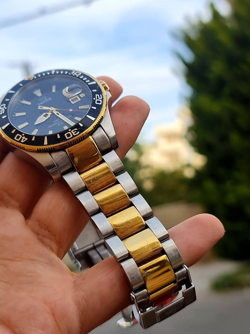🔥 JAGUAR SWISS MADE 🔥

⌚ قوة + فخامة بتفاصيل دقيقة:

✨ ستانلس ستيل بلونين (ذهبي × فضي) – فخامة واضحة

✨ إطار دوّار رياضي احترافي

✨ زجاج سافير مقاوم للخدش

✨ تاريخ بعدسة تكبير لراحة الاستخدام

✨ مفتاح قفل محكم يعطيك أمان وثبات

💣 هاي الساعة للّي بده يبين بدون ما يحكي
💣 قطعة تجذب الانتباه من أول ثانية

▫️ عقارب ومؤشرات مضيئة Luminous 

▫️ حركة سويسرية دقيقة

💣 شكل قوي… مناسبة للاستخدام اليومي والمناسبات 

للبيع بسعر مغري 🔥🔥
والله يبارك لصاحب النصيب 🌹❤️

للتواصل على الرقم التالي او على الخاص 0795472588 

يرجى متابعة الصفحه لكي يوصلكم كل ما هو جديد ✨️⌚️


**إذا كنت صاحب هذا الإعلان وتريد حذفه لأي سبب، رجاءا أرسل رسالة إلى الدعم الفني**
