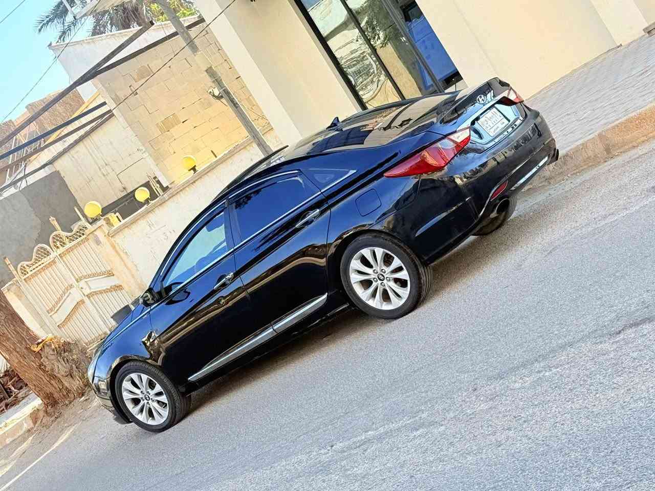 سوناتا مديل 2011 سعر 88قابل للتفاوض الأستفسار اتصل ***********وراد أمريكي حادثها جاملغ وباب بدون دواخل مواصفات فول واحد على واحد فتحه سقف بصمه تشغيل بصمه أبواب شاشه كبيره كامره خلفيه كشنات جلد كهربائي اشاير مري كهربائي قطعتين تبريد حساسات امامي وخلفي مثبت سرعه مكينه وكير مكفولات حداديه جديده تخم تاير تبريد تدفئه شغال رقم بغداد مشروع وطني سنويه ل 27 مكان سياره كربلاء
