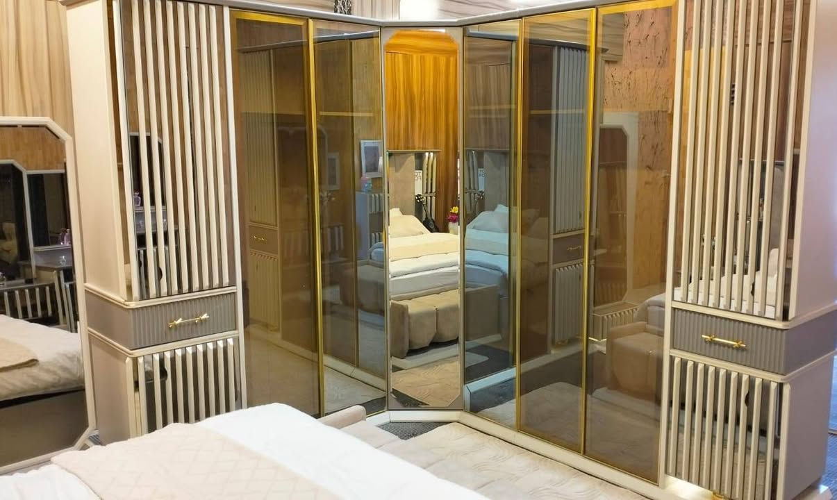 اتصال *********** غرفة 11 قطعه الكنتور زاوية 4 قطع نضيفة 100/100 مخزن بالسرير
