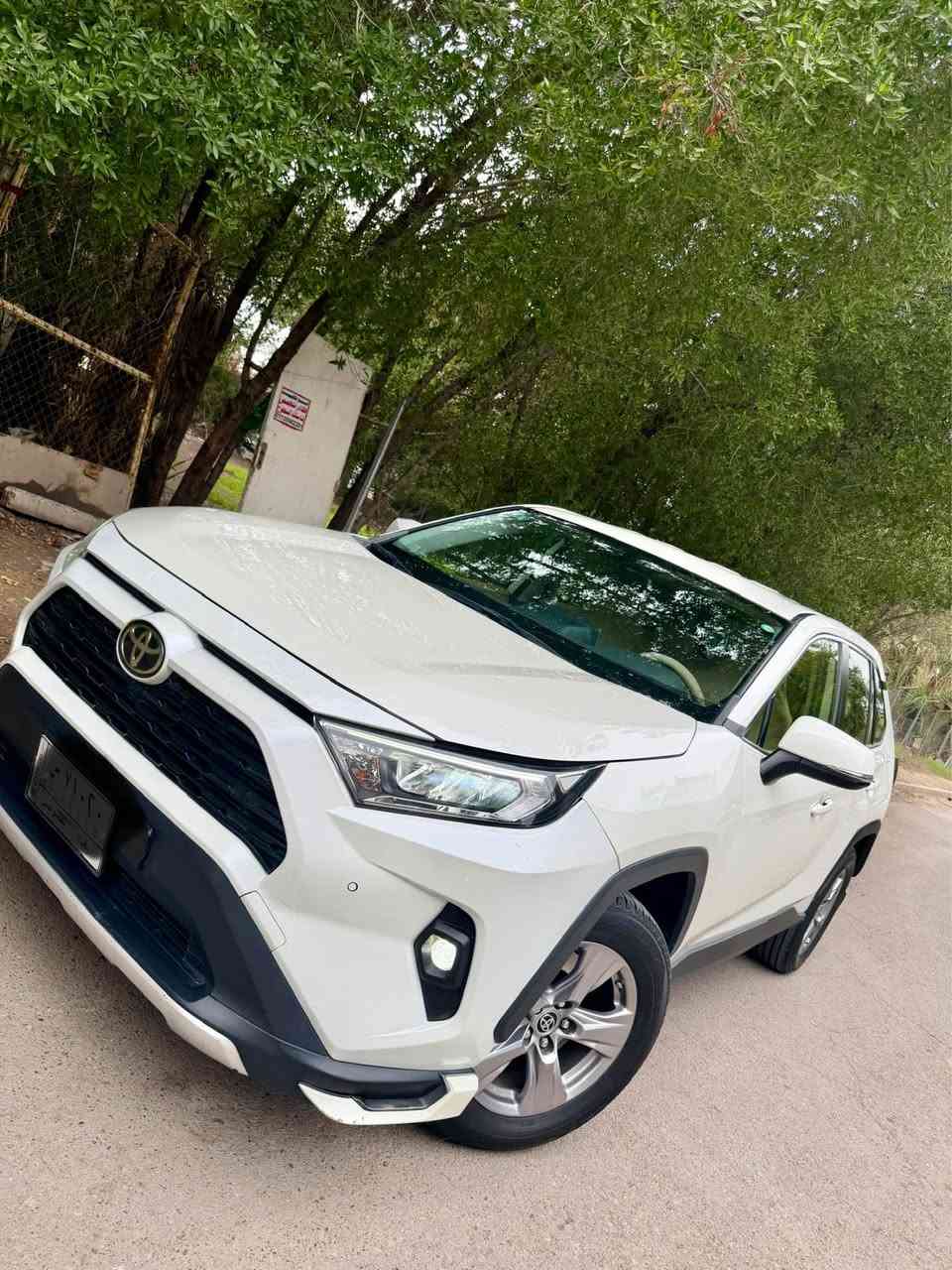 تويوتا راف فور موديل 2022 خليجي  ساز بانزين

السيارة رقم بغداد باسمنه وتحويل ثاني يوم السيارة ماشية 45 الف قابل لزيادة

مواصفات السيارة 

مكينة2500

فور ويل درايف 4WD

بصمة السيارة + دخول ذكي+ بصمات عدد ٢ وياه

شاشة اصلية واريل نفكيشن

حساس امامي خلفي 

ست وضعيات قيادة 

مري شفط 

اشاير بالمري

نضام ABS

ايرباكات عدد 8

هاندبريك بصمة

اوتو هولد

مراية وسطية عاكسة للضوء

تبريد بيانو +ومناخ منفصل و قطعتين تبريد

لد نهاري

لايت زينون عالي ناصي +بلوجكتر ضبابي

ويل كب قياس 17+ سبير منازل نوع بريجستون

السعر :235 $
السياره بيه صبغ بنيد فقط اثر طخه بسيطه البجم كله بلادي من مازدات و تبريد و هورنات  

غير متواجد على الفيس مكلف بالنشر

للاتصال:*********** بغداد, العراق
