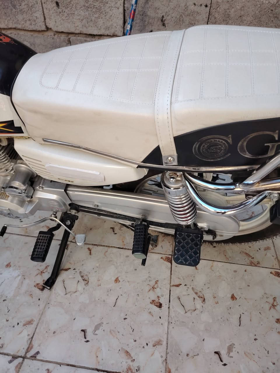 السلام عليكم سيفان ٢٣ مكفوله للبيع السعر 610بيها مجال بعقوبه شارع خريسان اتصل ***********
