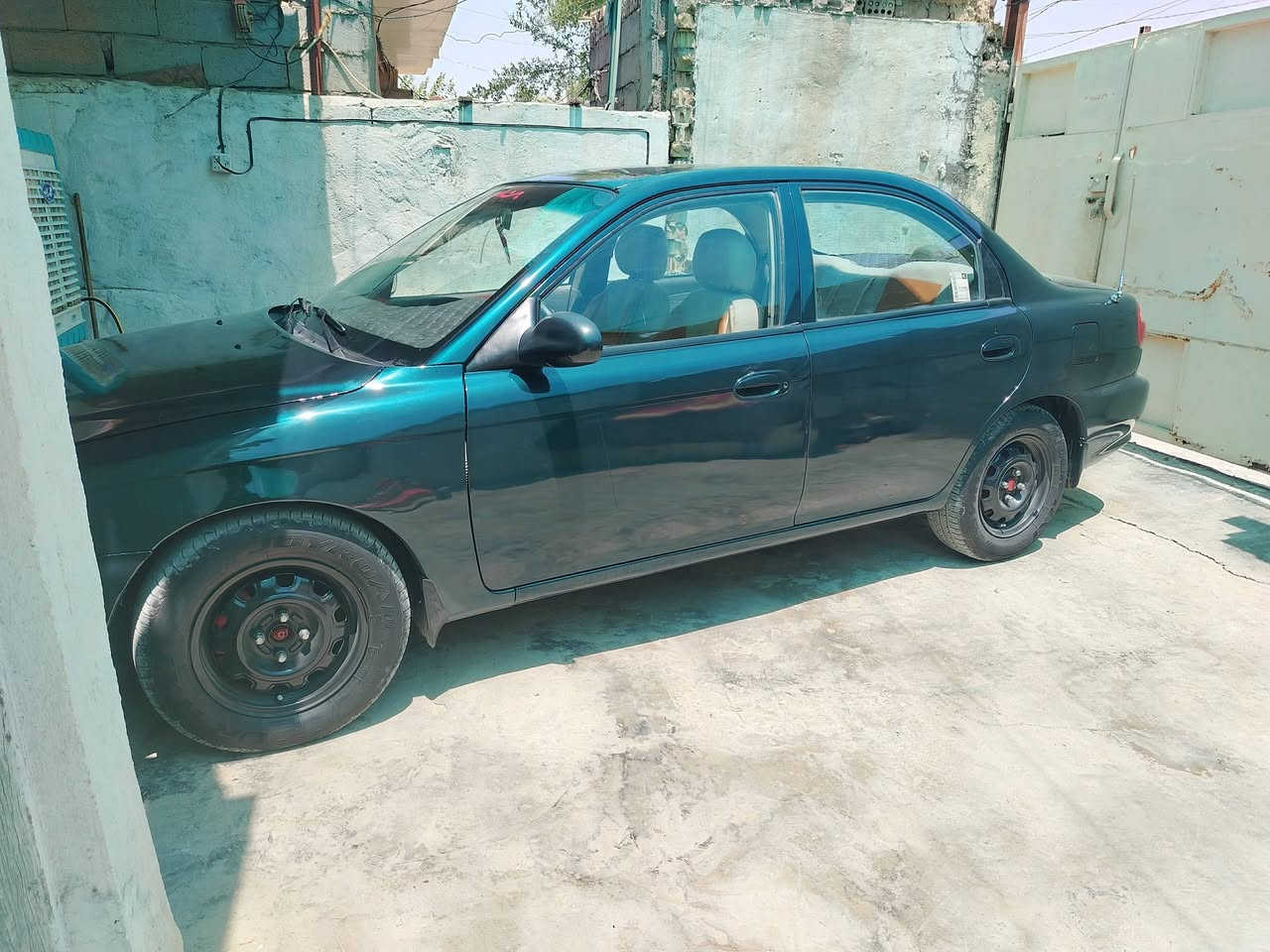سلام عليكم سيفا موديل 2002لبيع رقم بغداد سنويه ل28 انكليزي جاهزه مال جناي كهربائيّات كلها شغله صبغ عام لجماليه تخم تاير جديد صدر امامي خلفي كل جديد تبريد شغال ثلج استفسار على رقم ***********
