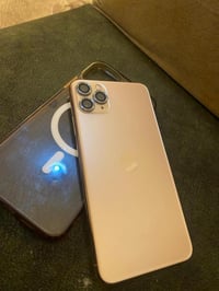 آيفون ١١ برو ماكس • شاشة وكالة • حلة يم جسر الثورة