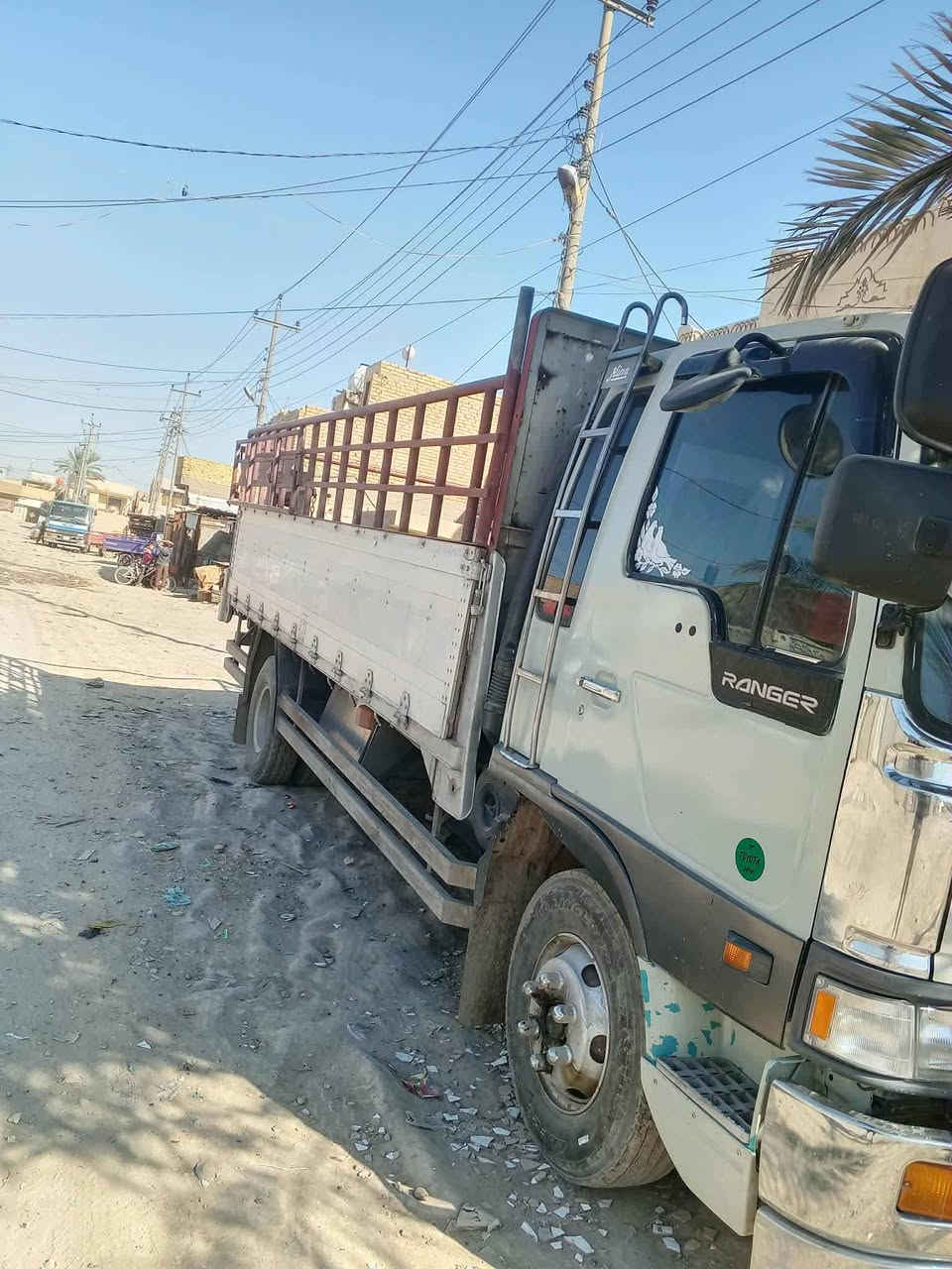 طول ٥ وربع اصلي محرك ٧٠ عادي السعر ١٣٥ وبيها مجال
ملاحظه #مكلف_بالنشر رقم صاحب السيارة ***********
