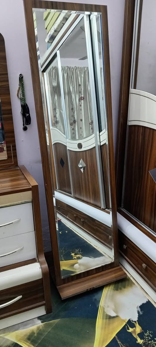 غرفت نوم البيع 8قطه سعر 600وبيهة مجال تصال *********** بغداد
