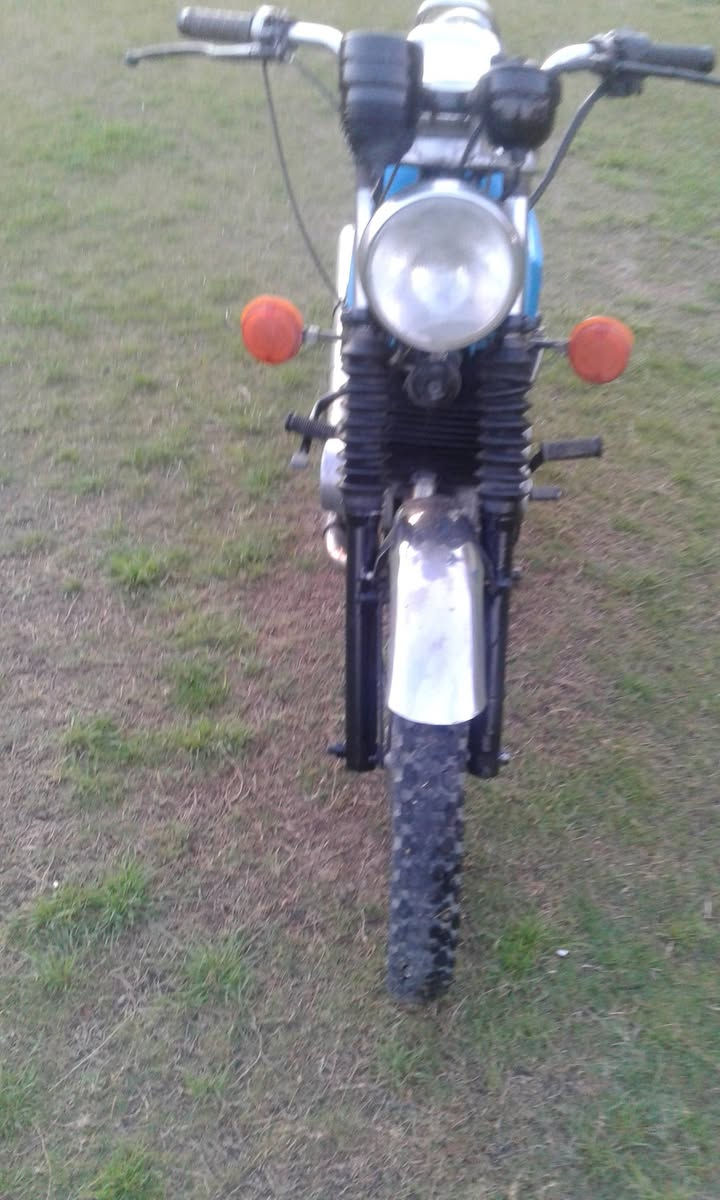 سلام عليكم مرخصة صاحب كروب محترم  دراجة 82MZ للبيع مراوس كصة(3) شرط على فتح دراجة نضيفه وحلوه وكاعده مانقصها أي شي دراجة دبلات امامي دشبول كشن اويالة ماصدة جملوغ دبلات خلفية كهربائيات كابريتر قبق بنز عتلت بريك بنزات صينيه زنجيل وزنجيل جديد  كلة الماني دراجة شلعه خير من الله معدل حلووو تانكي لون سمائي نضافتة٩٠٪ مكاني ديالى بلدروز التواصل على وتساب او رقم الهاتف ***********
