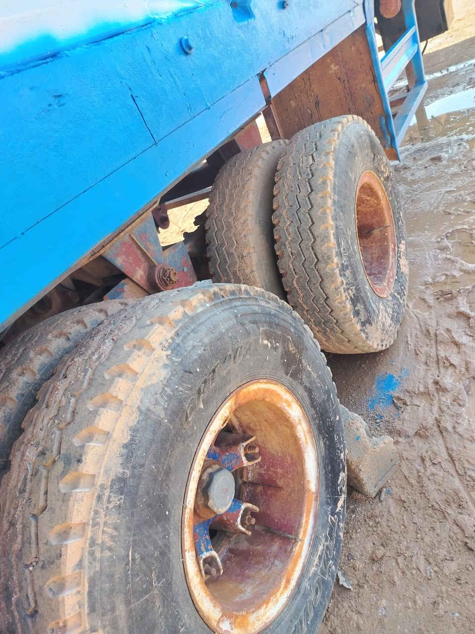 السلام عليكم عربانه بلوم شاصي 16 دناكير مدور 14 طول 12 تخم تاير ما عده زوج واحد فقط سعر 60مكان انبارحديثه المو شراي لا يتصل ***********
