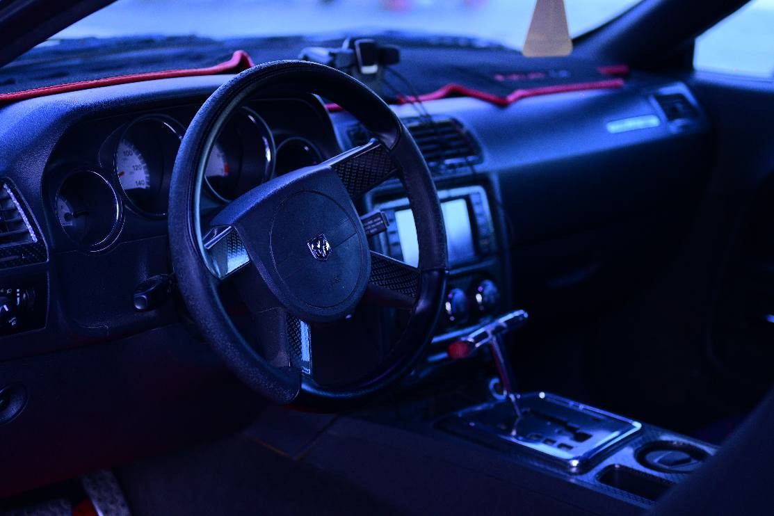 چالنجر SXT مديل 2010 محدث 2020
نصبتها احلى من الصور بهواي
فول مواصفات عدا التنتة
عليها ادامة كاملة
سنوية وهزة لل2027 بأسمي
مكينة V6 حجم 3.5 هي والگير ستوك ممفتوح برغي كفالة وتراي وين متريد
تبريد ثلج❄️
كهربائيات كاملة ما ناقصها شئ
تخم تاير ياباني وويل موزة 18
برمجة كاملة حماوة وولف اصلي فان قطعتين
دواخل جلد اسود ملبسها چفن
(حادثها امامي خشم الشاصي وجاملغ خلفي جهة العبري ايرباك جهة العبري) 
صبغ عام مغيّر لون من ابيض لؤلؤلي الى ابيض صدفي
سنوية تقرأ ابيض ملوّن..براحتك توشم او تغير السواد مسموح
مكاني بصرة السيارة مال جناي محد مفحط بيها. 
الســعر 125$
للاستفسار *********** البصرة, العراق
