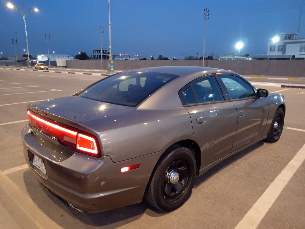 سلام عليكم اللبيع اومراوس بسياره حسب القناعه
دوج جارجر 2012
حادثه باب السايق مبدل نفس الون فقط
حجم المحرك 3.600
كير +محرك +حداديه +تبريد مكفولة
تايرات ويل بوليسي ستوني شادهن
مكان السياره كربلاء 
السعر 135وقابل التفاوض

***********
