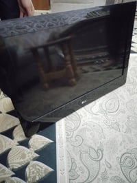 شاشه حجم ٣٢ بدون نت ٠٧٧١٨٨٤٤٧١٤