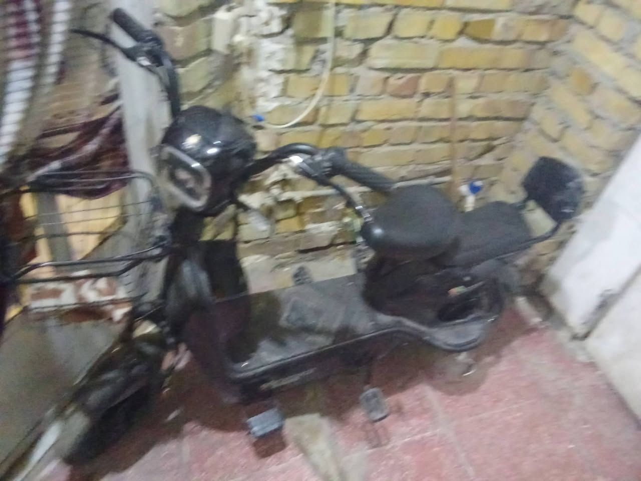 سلام عليكم دراجة شحن للبيع كامل
مواصفات اشير امامي وخلفي لا يت عالي ناصي

اسويجات العدد 2. بصمات العدد 2 انذار سرقة 

قفل التاير الخلفي جوبلس أربع بطاريات نضافة فول 

يعني دراجة نضيفة كلش بيع مستعجل السعر 205بيهة 

مجال قليل العنوان بل خاص وتدللون أو مستعمل قليل


**إذا كنت صاحب هذا الإعلان وتريد حذفه لأي سبب، رجاءا أرسل رسالة إلى الدعم الفني**