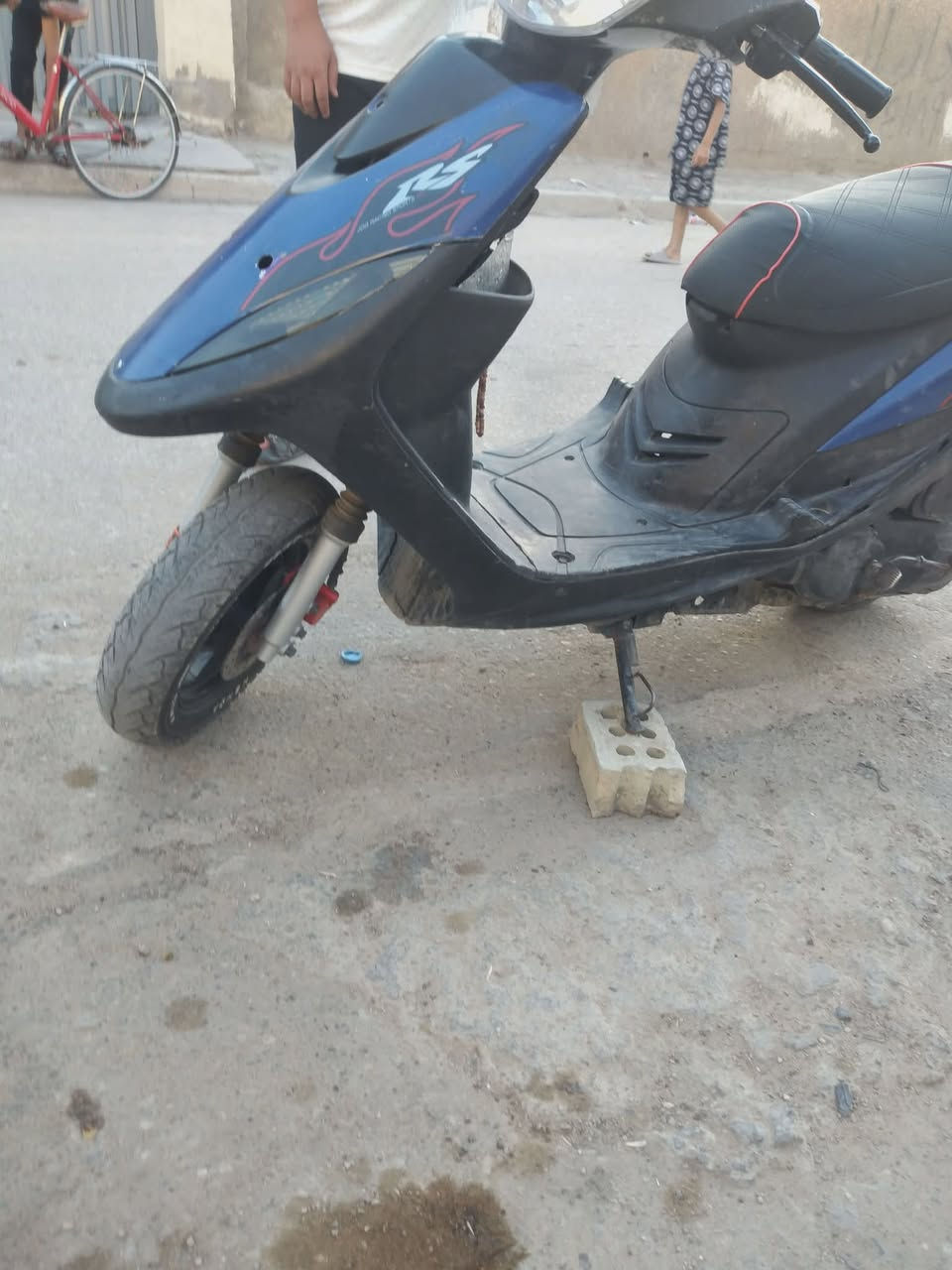 دراجه ماكس بلادي
دراجه ماكس بلاديه مكينتها ممفتوحه بس قبل كم يوم درتلها غيرت دهنها فطلعت دخان الدراجه عله حطتها كلها ختم واحد  دراجه حته بل بك لايت مختوم الدراجه ناقصها بس بريك امامي مكسوره اليده السعر 425 وبيها مجال حك الجيه للاستفسار عله الرقم *********** بس وتساب متواجد
