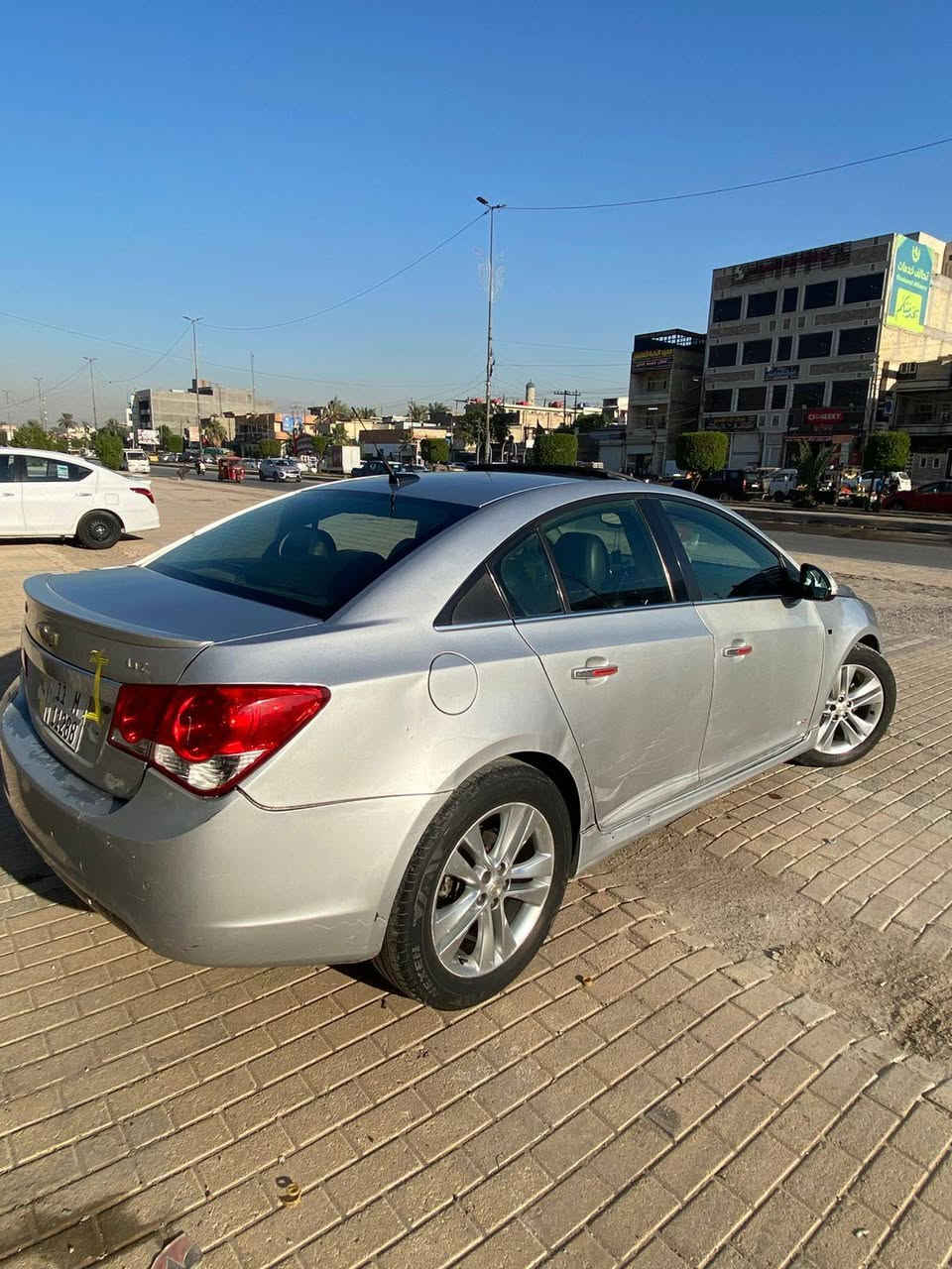 شوفر ليت كروز ٢٠١١ امريكي ١٤٠٠
فول مواصفات أعلى فئه بلكروز 
فتحه سقف 
كشنات جلد كهرباء تدفئه 
تحكم ستيرن جهتين 
ويل نجمه رياضي 
وبعد بيهه هواي مواصفات 
السياره مصبوغه اقل الحزام اني ابيعلك احزام 
سياره بلواقع احلى من صور 
سياره عارضهه ب ٧٥ وبيهه مجال حق الجيه 
العنوان بغداد الحبيبيه للاستفسار ***********
