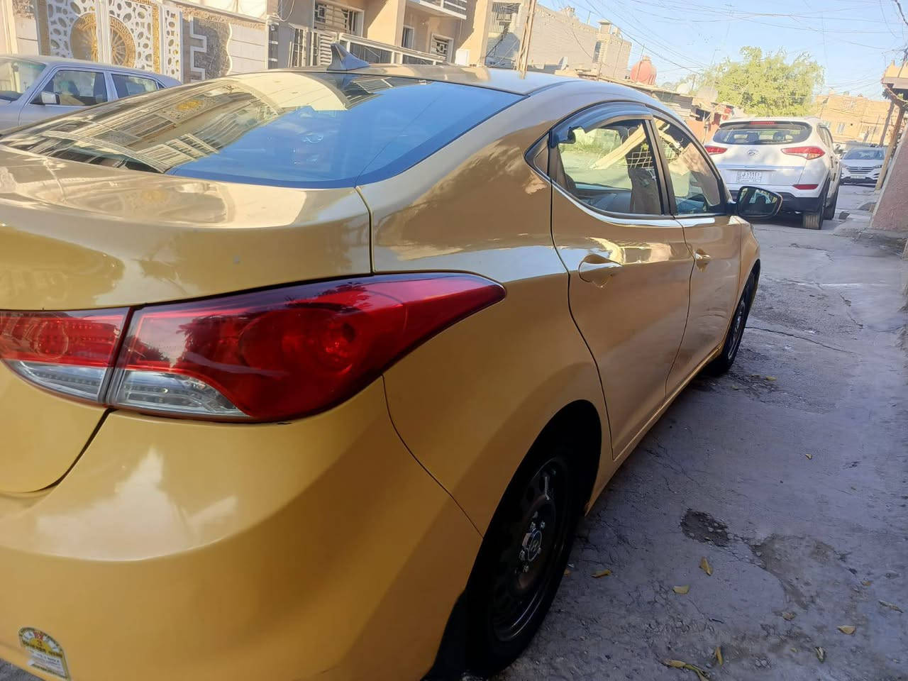 ‏سلام عليكم البيع هونداي إلنترا موديل 2012 وأرد امريكي حادث  بنيد مبدل وجاملغ معمر نفسة  اليبل وآحد سيارة جديدة وجاهزة من كلشي تبريد ثلج حدادية   كير ومكينة 2000مكفولات سنوية 2027 هيه غرامات مصفره سيارة أحله من صور السعر 102 وبيها
‏ مجال للاستفسار اتصال على الرقم *********** المكان بغداد الشعب
