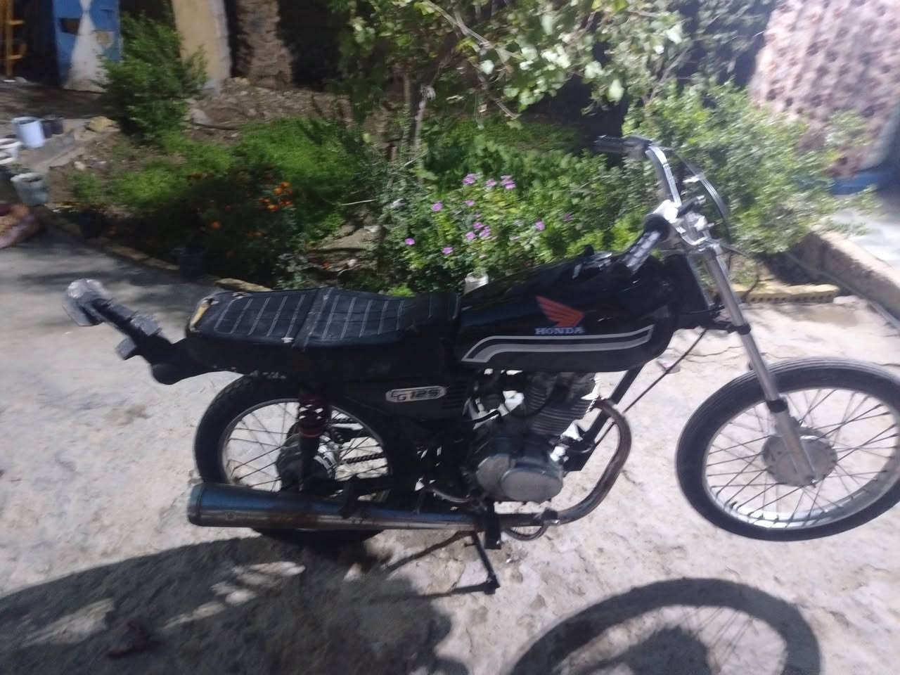 سلام عليكم دراجه لبيع مديل 23 كلشي مانقصه سعر 350 وبيه مجال عنوان كربلاء حي لعباس مامتواجد عله فيس ***********
