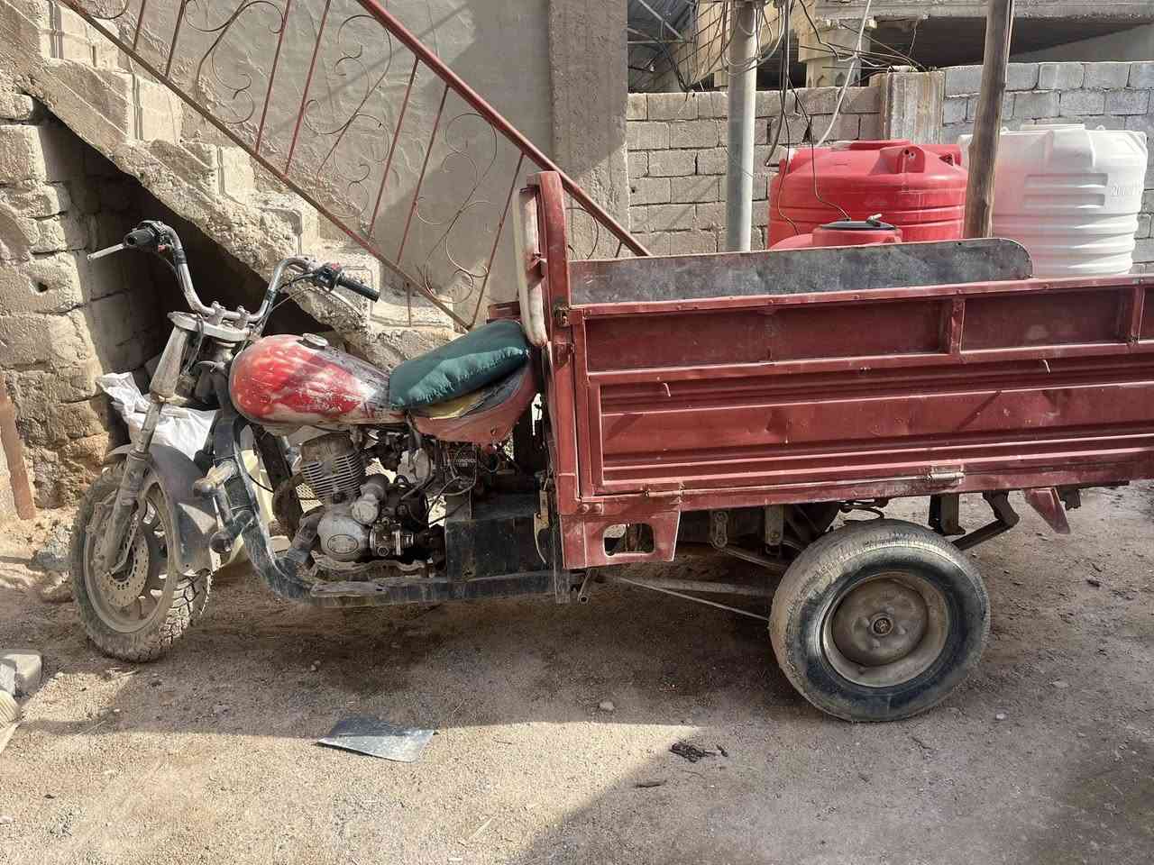 ستوته للبيع أدوات السعر ٦٥٠ المكان بصره ابو الخصيب رقم الهاتف ***********
