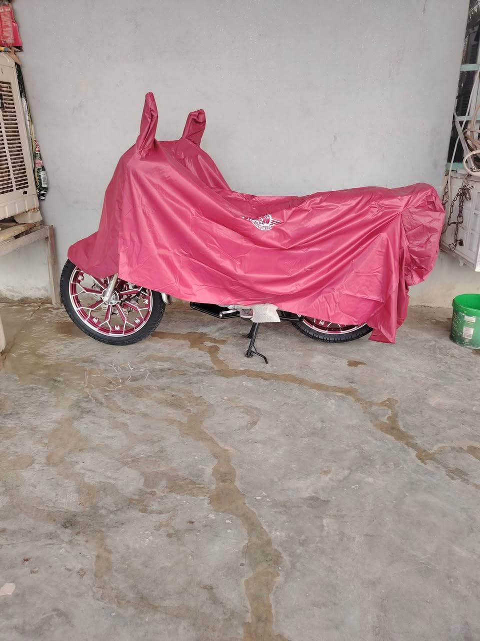 دراجه سافان برو موديل 25 محرك 200 زيرو  دهن شركه ممبدل  تشغيل عن بعد وعل كرت جادر وياها سعر 850وبي مجال للتصال ***********
