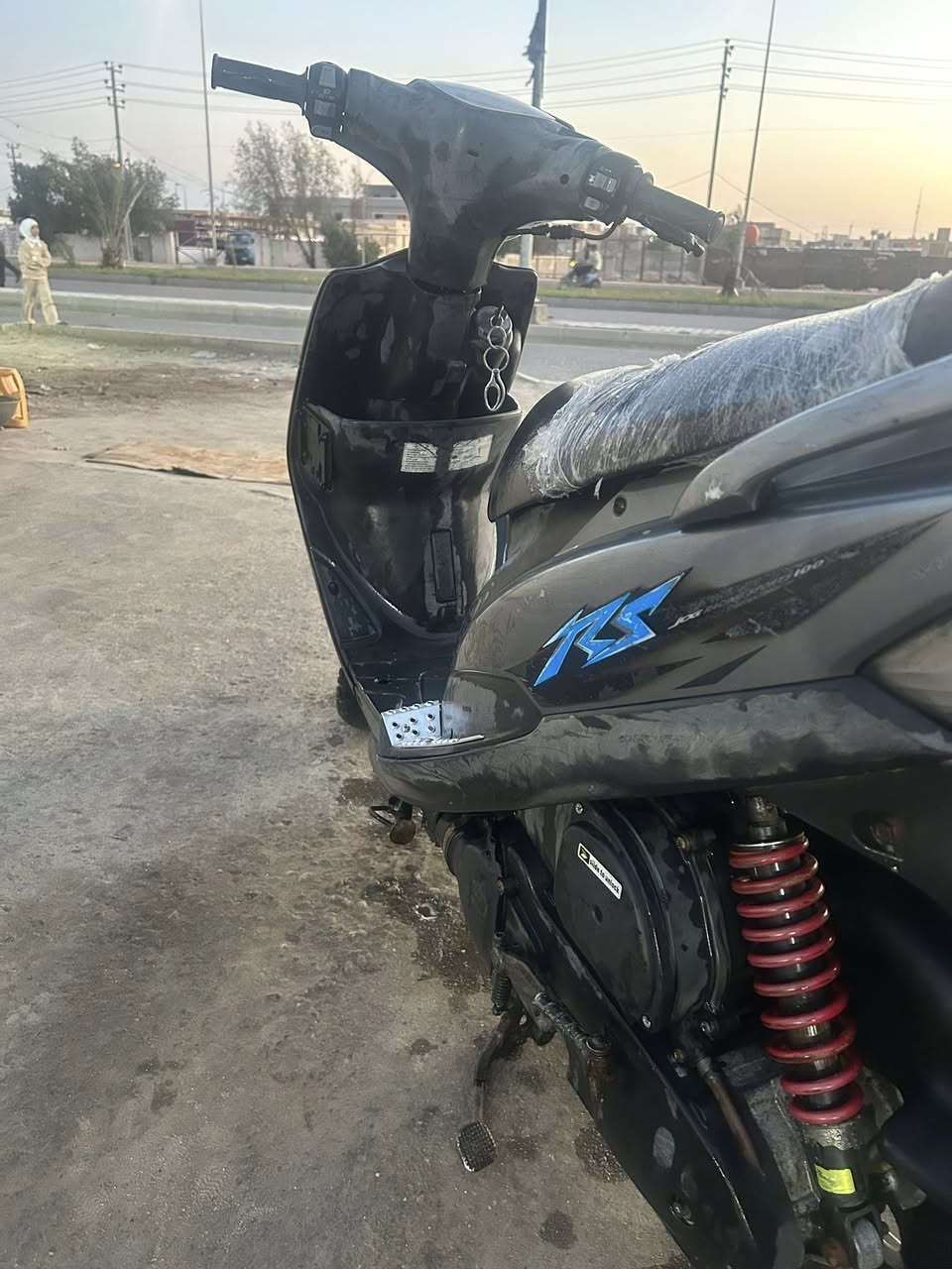 السلام عليكم
دراجة ماكس عدله 
مكفولة من كلشي صارلها 3 أشهر طالعة رمبة الشراي يتصل ***********
