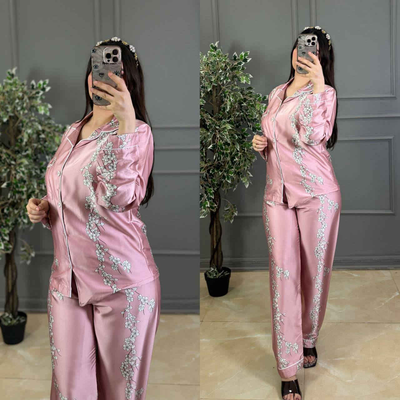 تراك نسائي اصلي خامة حرير 
السعر ١٥٠٠٠
القياسات المتوفرة تلبس حد وزن ٨٥


**إذا كنت صاحب هذا الإعلان وتريد حذفه لأي سبب، رجاءا أرسل رسالة إلى الدعم الفني**