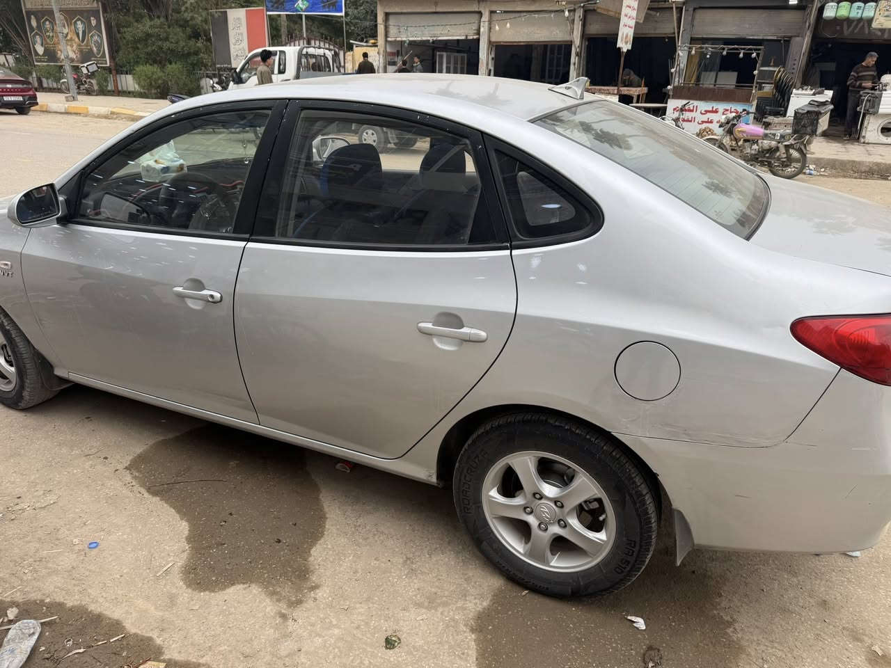 السلام عليكم 
افانتي 2010 بسمي 
بيه 5 قطع 
100 وبيه مجال ***********
