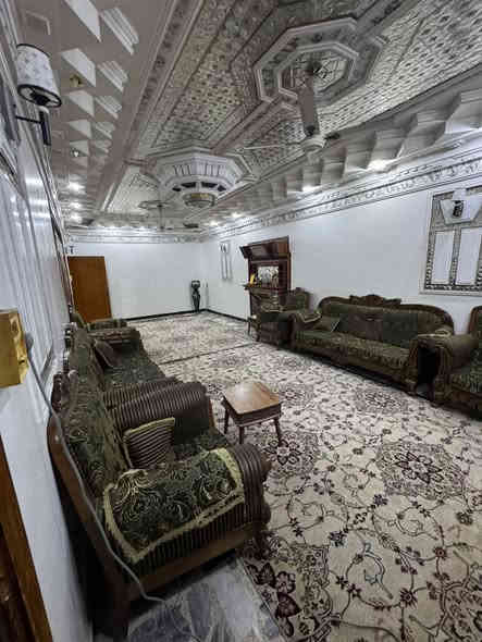 💎 للايجار في السيدية 💎

بيت مساحة 300م تجاري يحتوي ع 5 غرف نوم

واحده منها سويت صاله+حولي ومطبخ وخدمات 
صحية عدد 2 +منور مع كراج وحديقة
يصلح اي نشاط تجاري 
#مركز تجميل 
#معهد تدريسي
#مكتب محامي

الموقع📍 الظباط دخول مركز الوليد ع شارع العام مباشرتا📌
للأستفسار : ☎️ 
***********
***********
او زيارة;  مكتب المتحدة للأستثمار العقاري📍شارع الظباط قرب مجمع السفير📌
