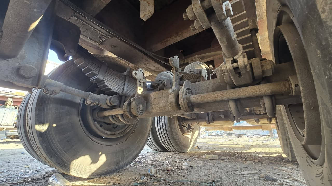 عربانه بلوم 82 للبيع 3 دناكير 14 مربع تخم تاير ثلاجه ومطبخ جدد مكاني نجف 90 وبيه مجال بسيط ***********
