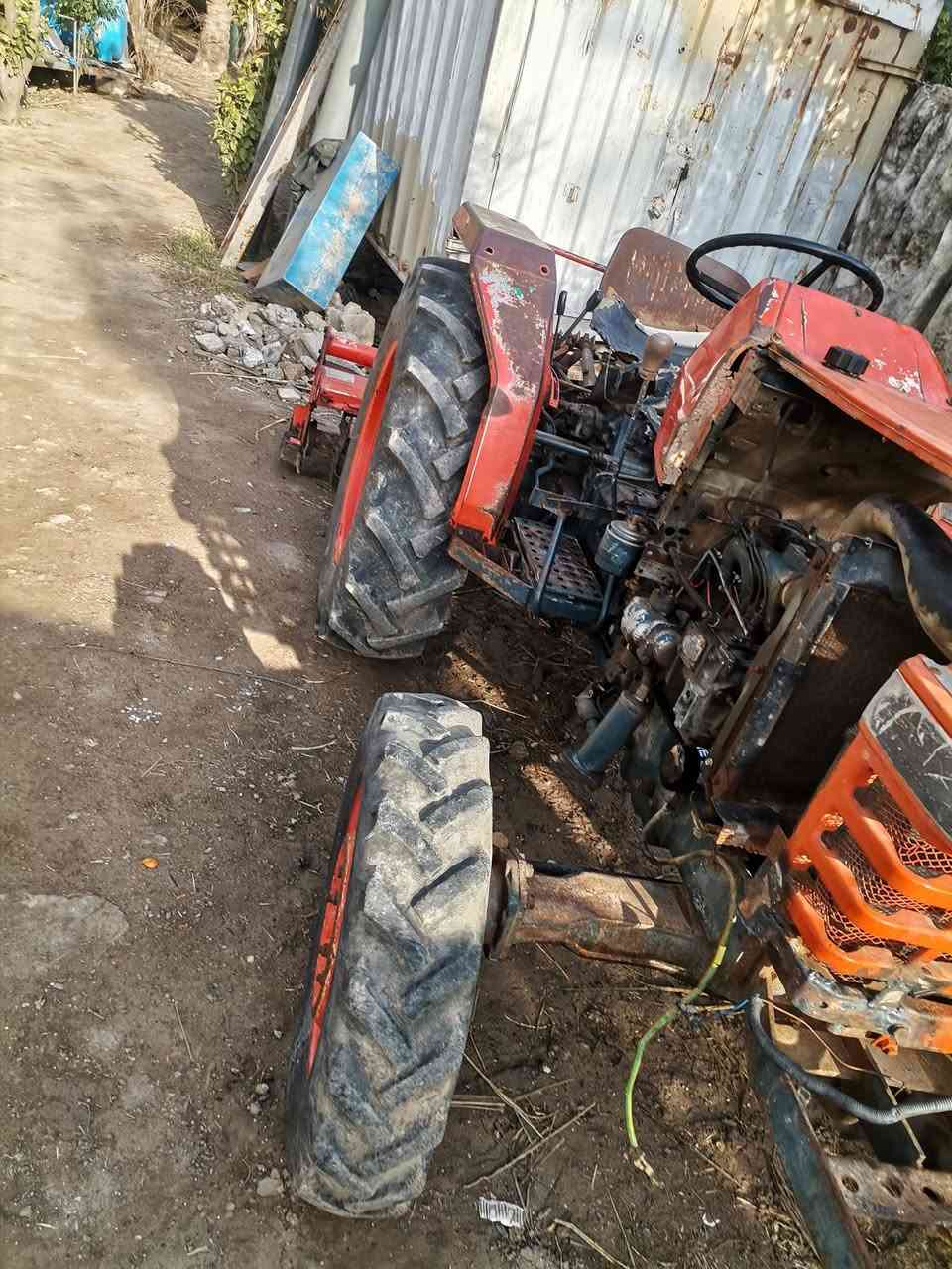 السلام عليكم كابوتة ٩٠ لبيع نضيفه سعر ٥مليون وبيهه مجال بغداد الراشدية الرقم ***********
