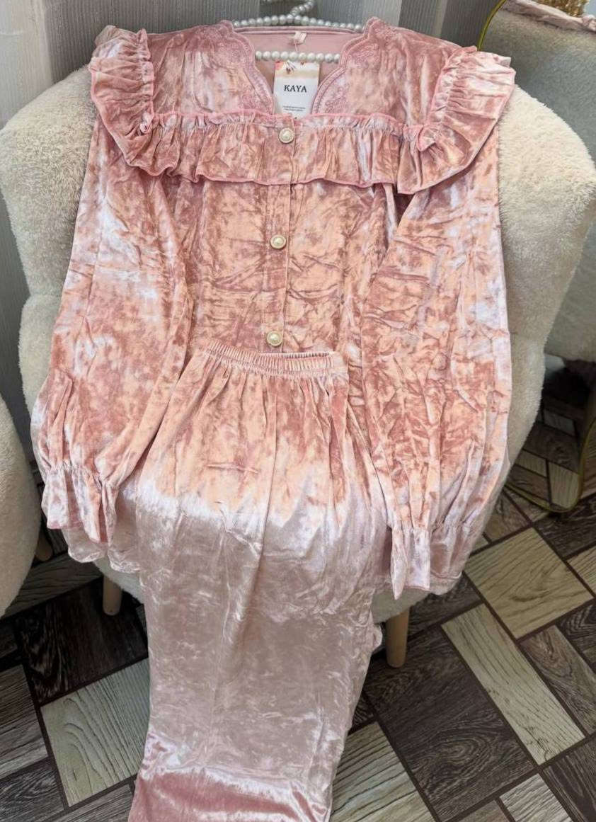 السلام عليكم فتحت مشروع قبل فترة وبسبب تسويق بقت بضاعة
بقوا ذولي تراكات +هل فستان (قماش مخمل ناعم مثل ما واضح شرط فحصل )

سعر 18الف


**إذا كنت صاحب هذا الإعلان وتريد حذفه لأي سبب، رجاءا أرسل رسالة إلى الدعم الفني**