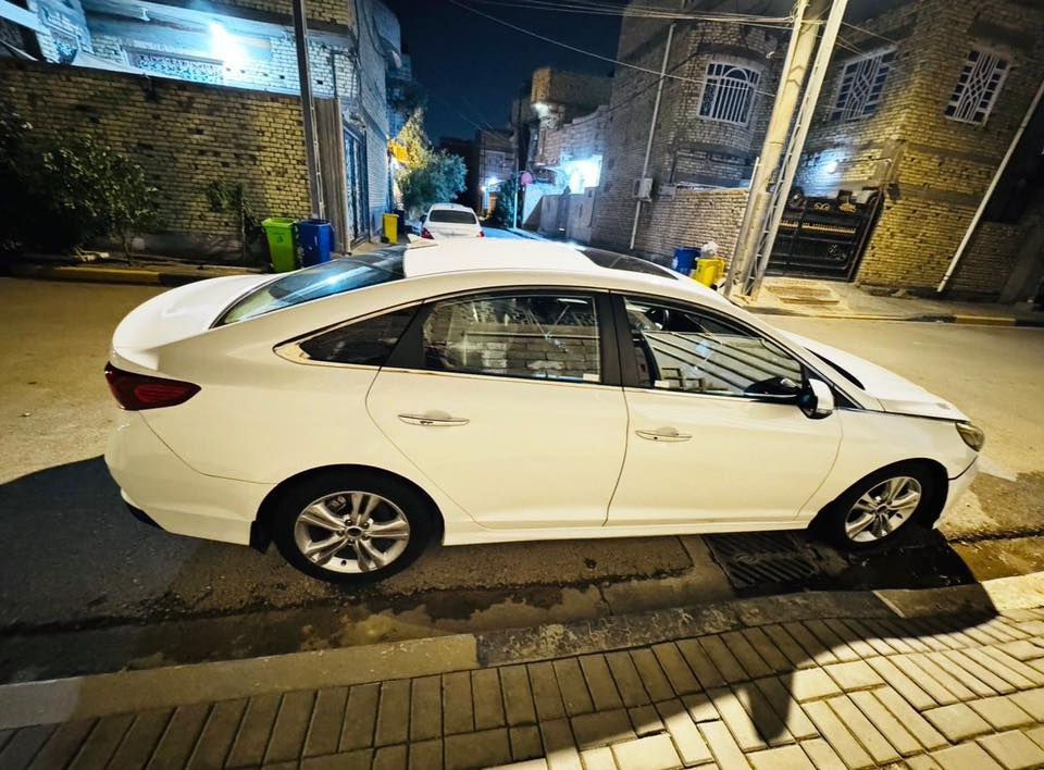 السلام عليكم
سوناتا 2018 فول عدا تبريد الكشنات 
سبورت لون ابيض
بيع فقط بدون مراوس
سياره جاهزه بدون اي نقص
صور الحادث علخاص وتدلل
رقم اربيل سنويه منتهيه 
ضررها ضربه بسيطه بلبنيد 
وصبغ بدايه القماره تجميليه 
وضربه شك الباب الايمن 

مواصفات السياره
محرك 2400 تنفس طبيعي GDI
فتحه
بصمه + ابواب
كشنات جلد + مخمل
كشنات هيتر
شاشه نظام كار بلي
كامرا دواره 
ستيرن حرف D
3 انظمه قياده
كشنات كهربائيه 
رادار جانبي نقطه عمياء
لد نهاري + بك لايت لد
عليها تخم تايرات جديد
ويل جبير بلادي

السعر 148 وبيها مجال للشراي 

 العنوان :- البصره / ياسين خريبط 
  ***********
