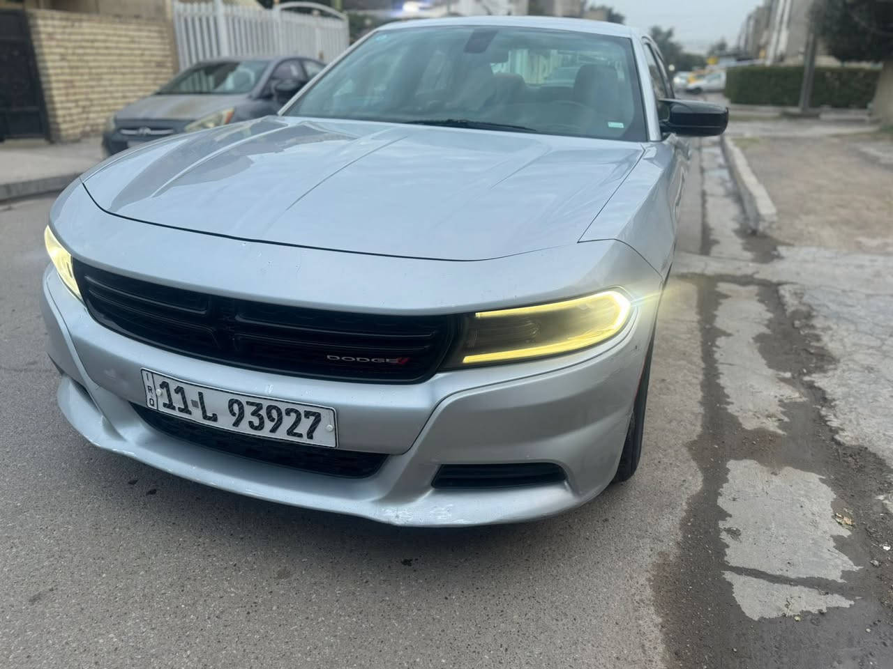 تحيه طيبه الاخوه الأعزاء جارجر ١٩ sxt ام الفتحه موديل ١٩ وارد أمريكي حادثها خلفي جنطه وجاملغين خلفيه بجم كبس رقم بغداد الجديد ابسمي محرك 3600 السياره حلوه مكانها بغداد العامريه او البياع السعر ١٩٢ ورقه بيها مجال بسط 
***********
