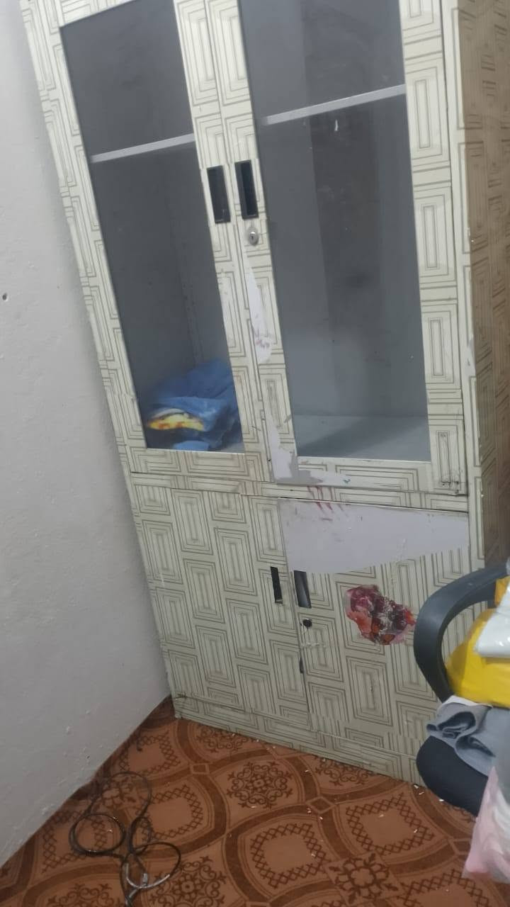 باب الرتفاع مترين العرض 150كرسي جديد لوكر ***********
