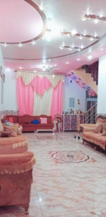 بيت طابو صرف للبيع يحتوي على طابقين 
   الطابق الاول  
   ثلاث غرف نوم 
    استقبال  9*4
    صاله كبيره 10*4 
    مطبخ 4*5
     كراج سيارات

طابق ثاني 
 غرفه نوم كبيره 4*8
صاله 4*4
ومؤسس نفس التصميم الطابق الارضي 

صحيات داخليه و خارجيه 
نظام سويت للغرف 

حي الحسين قرب مدرسه الاعراف***********
