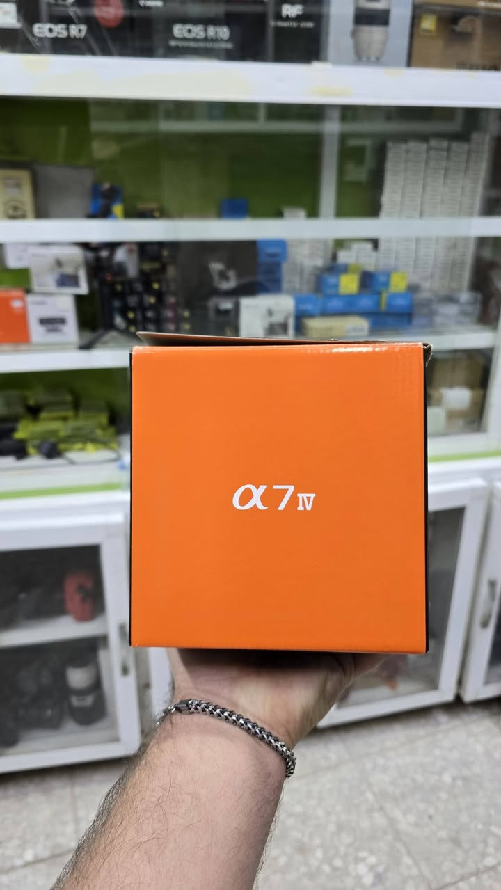 SONY-A7¥ سعره بدي 4ملاين 
SONY-A7R¥ سعره بدي 4ملاين 
SONY-A7SIIIسعربدي 3ملاين و100الف
SONY-A7IV سعر بدي مليونين و550الف
SONY-A7III سعر بدي مليون و650الف 
مكاني بابل 
***********
***********
