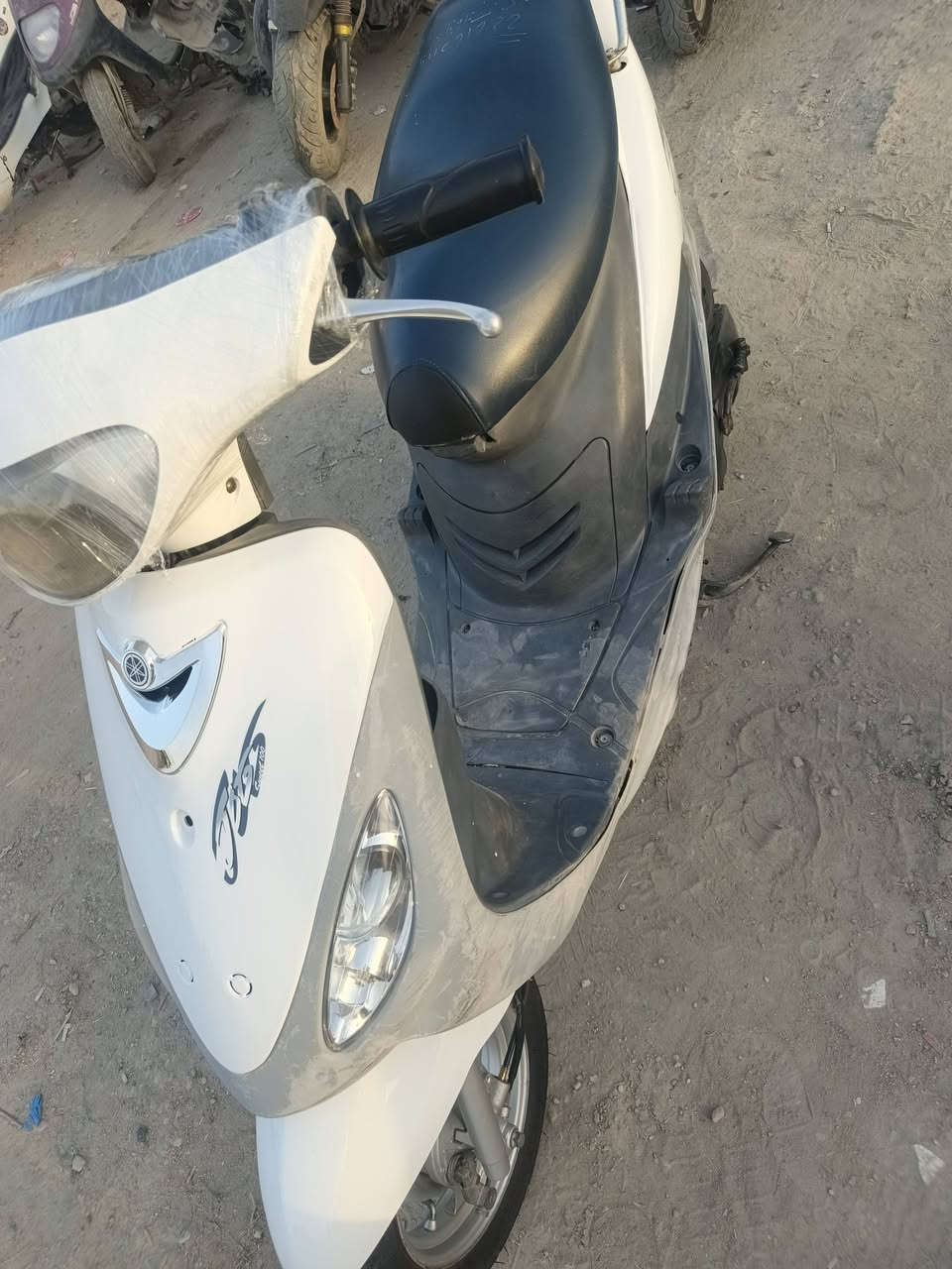 سلام عليكم دراجات للبيع نضيفات وحلوات شغالات من طول الطول سلف هندر كهربائيات كلها شغاله بوشهن 50 بلاد شراي اتصل على رقم مكاني شارع زديناويه قرب شركه الهنديه ***********
