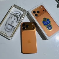 من رخصة الادمن 📱متوووفر للبيع  ايفون17 برو ماكس ZAA 🧡لون برتقالي 💾ذاكر...