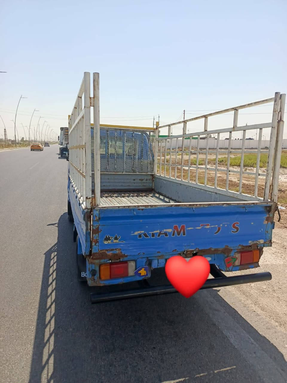 السلام عليكم كيا موديل 94 كير وشاصي واكسن كفاله مصبوغة عام رقم بغداد انكليزي سنويه 27 شرط التحويل كهربائيات جديدة كلهة شغالة دوشمه جديدة ثمانيه جنكال حدادية امامي خلفي جديد السيارة ماعايزة شي السعر خاص الاستفسار الاتصال على هذا الرقم ***********
