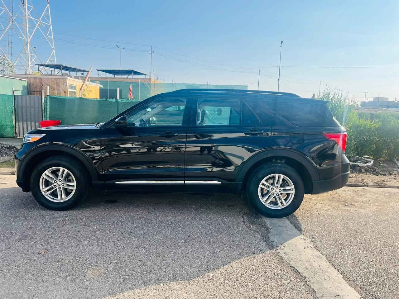 السلام عليكم
للبيع فورد اكسبلور موديل ٢٠٢٣ لون اسود 

المواصفات xlt

فور ويل 

الكشنات الامامي تدفئه 

كشن مخمل

كشنات الامامي كهرباء

٧وضعيات قياده 

تحديد سرعه

رادار امامي مانع تصادم

رادار جانبي 

رادار خلفي مع كامره

 تخم تاير جديد حجم ١٨

ماشيه 40000 كيلو 

السياره جديده واحلى من الصور  ماناقصه اي شي 

مكفوله من الصبغ والتبديل حادثه بس الدعاميه الاماميه مبدله بوحد ابلاديه 

السعر ٢٧٥ وبيه مجال

اني مكلف بالنشر 

رقم صاحب السياره

***********
