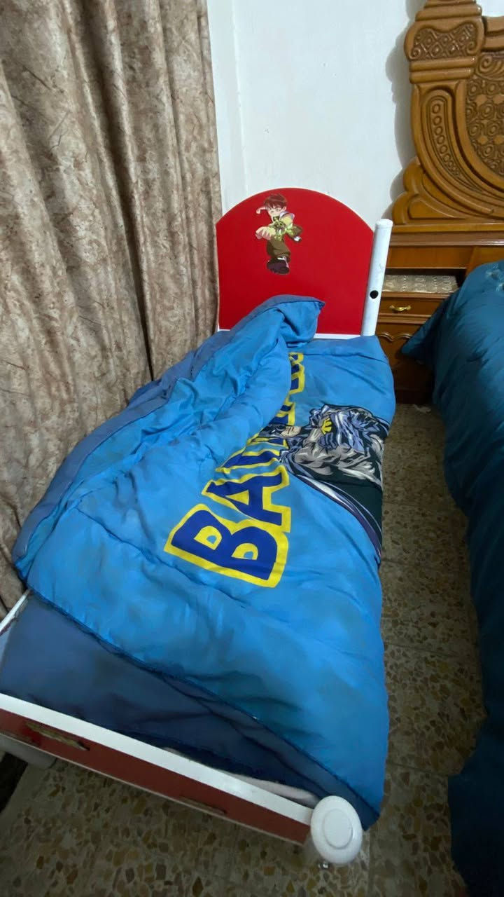 السلام عليكم عندي هاي غرفة تسكام صاج طابقين وجربايه طفل كلهن ب900 وبيه مجال الشراي هذا رقمي ***********
