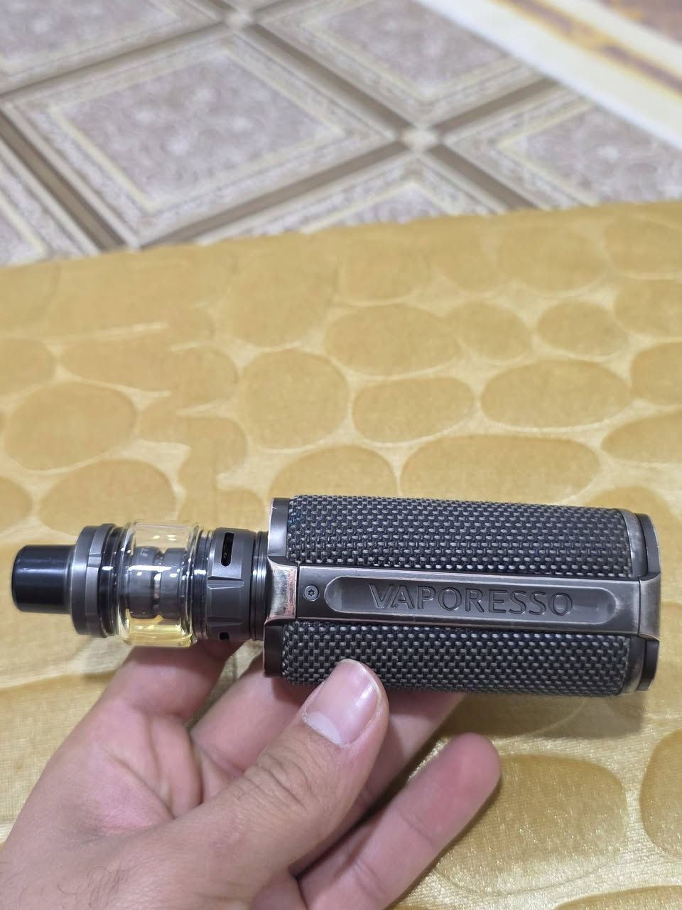 للبيع ڤـيب ڤـابريسو تارگـت 200
(Vaporesso Target 200)
الغني عن التعريف يتميز بقوة تصل إلى 200 واط ويعمل ببطاريتين لأداء يدوم طويلاً حتى يوم كامل حسب الأستخدام الجهاز مزود بشاشة TFT ملونة تعرض كافة التفاصيل بما فيها (عداد السحبات وشحن البطاريه وقوة السحبه) يعطيك الجهاز أقوى نكهة وأضخم كثافة بخار ملحقاته فلتر جديد ومعسل جديد نكهه علك النعناع بعده ما مستخدم كما موضح في الصوره شحن تايبسي الجهاز جديد استخدام قليل كما موضع عدد السحبات 1800
السعر :80 الف 
العنوان : البصره/الحيانيه/ قرب سوق القسم 
رقم الهاتف : ***********
