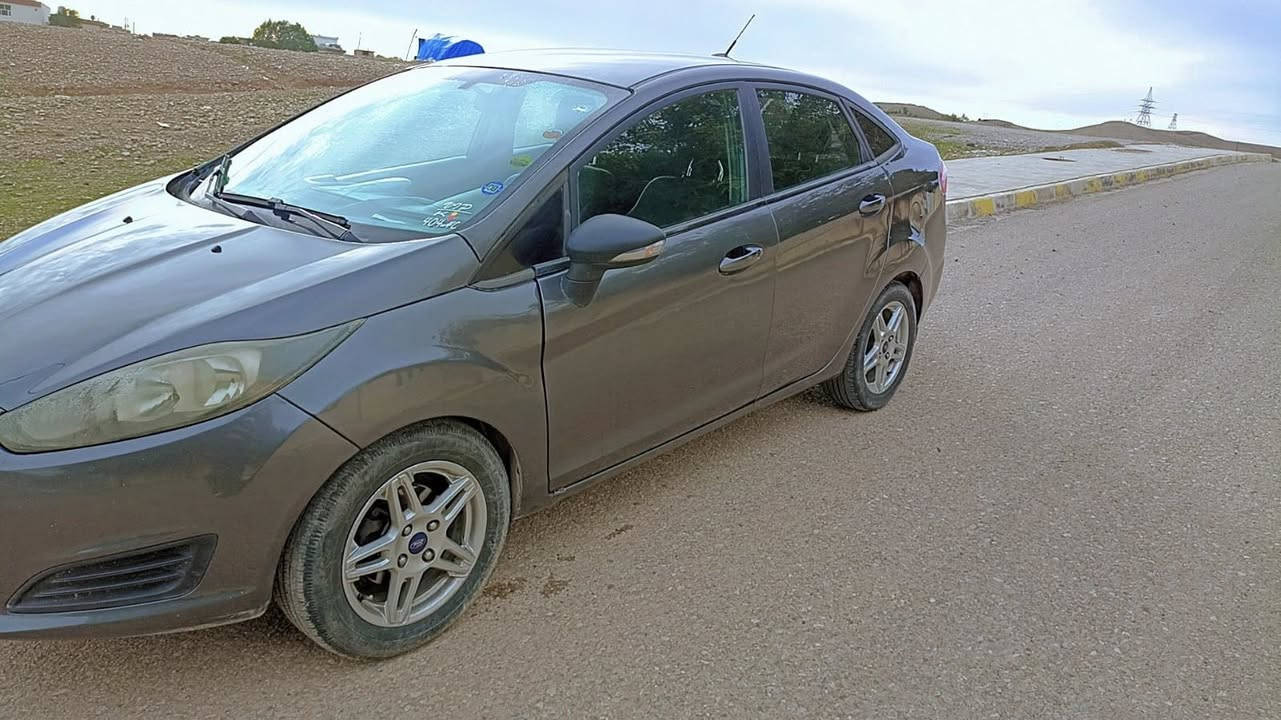 فۆرد فێستا 2017
بۆنیت و چاملەغ لای سایەق بۆیاخە
دەرگای سەکن ساردە
گێر و مەکینە بە شەرت 
وەکالە و تەحویل و بە شەرت 
6 وەرەقە غەرامەی تیایە دوای مەعامەلە ئەیگەڕێنینەوە 
80 وەرەقە و مەجال 
***********
