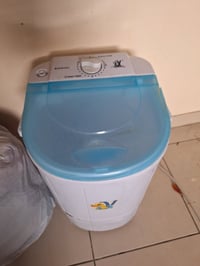 غساله صغيره مال اطفال او مال كبار اشاءهم الخاصه اللبيع بسعر مناسب شراي...