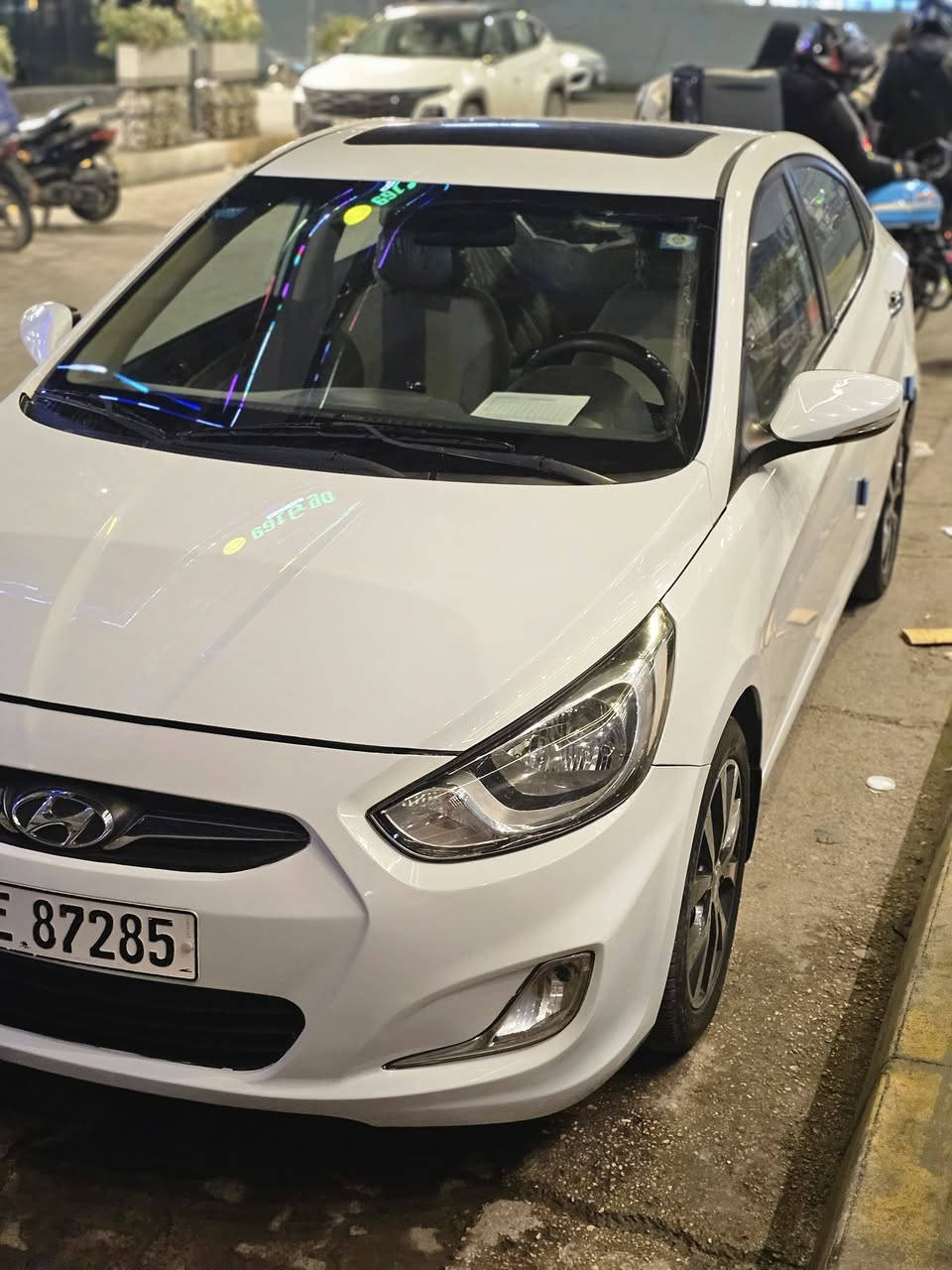 أكسنت خليجي كارتون 2015 صبغ باب فقط بدون معجون اثر شخط سعر ١١٤ ماشيه ٨٦ الف للستفسار ***********
