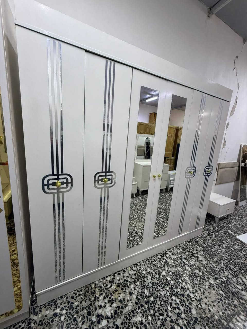 غرفه تركي مستعمل نضافه 90
نضام ابواب لون ابيض 
السعر 475  
وي الشد والنقل داخل بغداد مجاني


**إذا كنت صاحب هذا الإعلان وتريد حذفه لأي سبب، رجاءا أرسل رسالة إلى الدعم الفني**